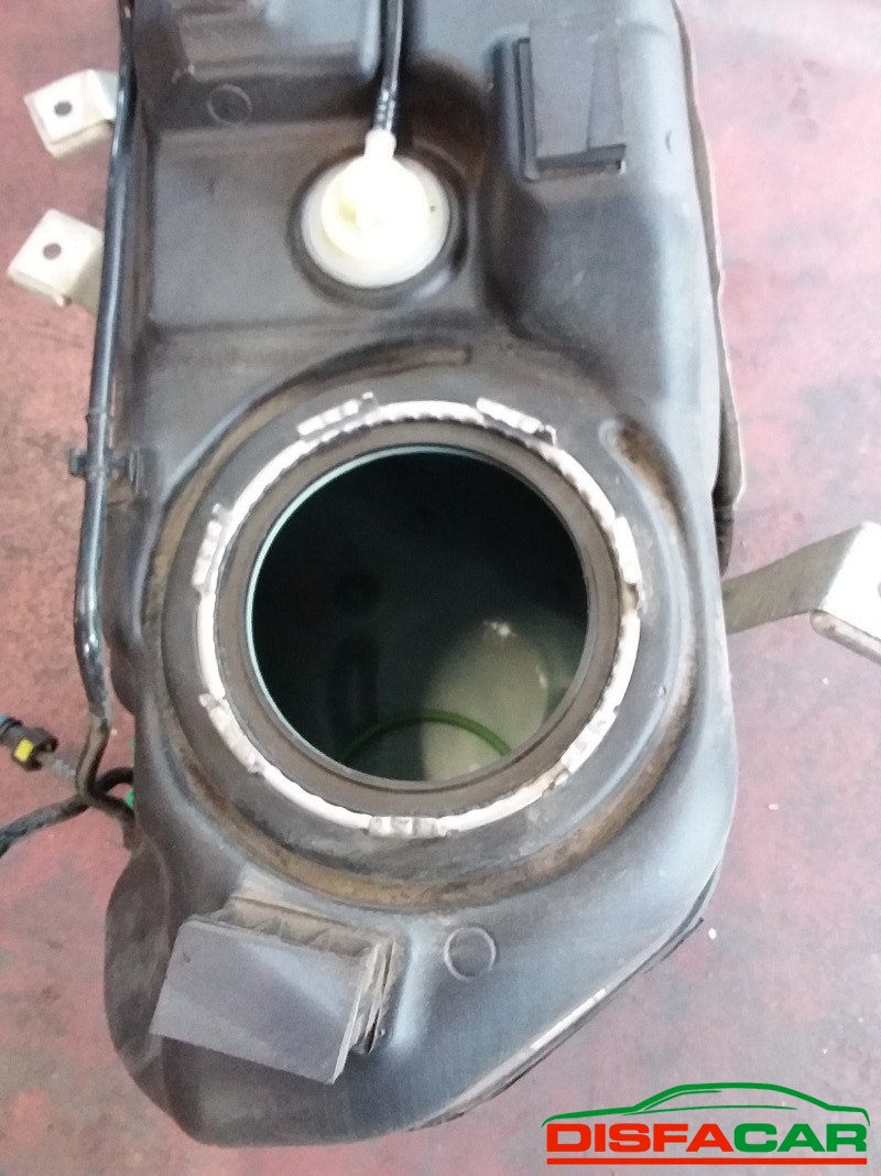 Serbatoio usato Fiat Panda TWIN AIR 2011, codice 312A2000 – foto 5 di 10