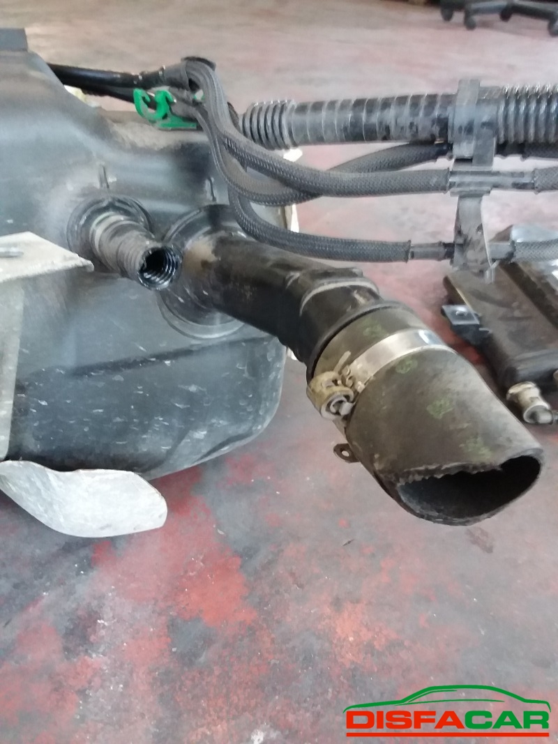 Serbatoio usato Fiat Panda TWIN AIR 2011, codice 312A2000 – foto 2 di 10