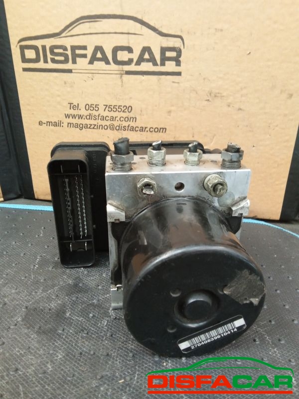 Centralina ABS usata Ford Focus III SERIE C-MAX 2010, codice 10.0212-0723.4 – foto 2 di 8