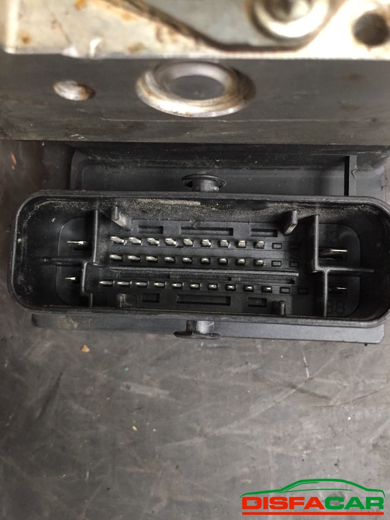Centralina ABS usata Opel Vivaro 2006, codice 0265232356 – foto 7 di 8
