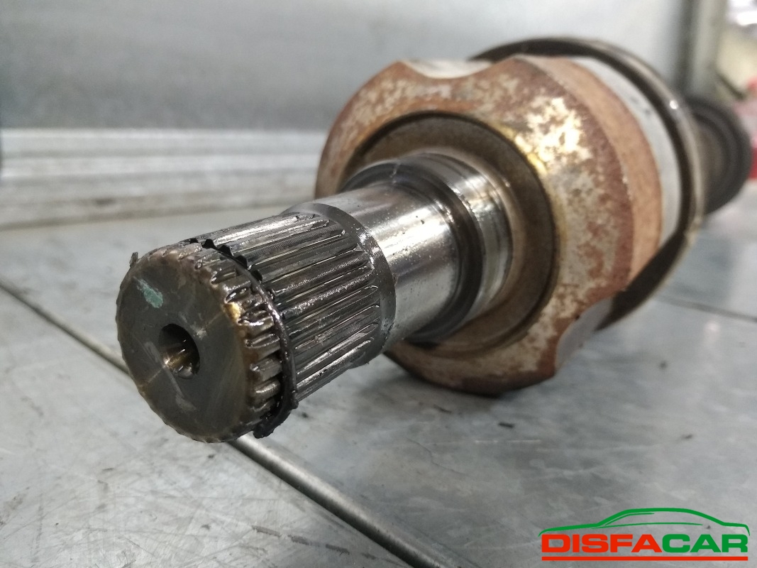 Semiasse usato Kia Carens 2006, codice D4EA – foto 5 di 5