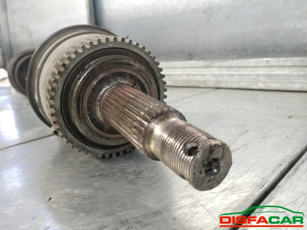 Semiasse usato Kia Carens 2006, codice D4EA – foto 4 di 5