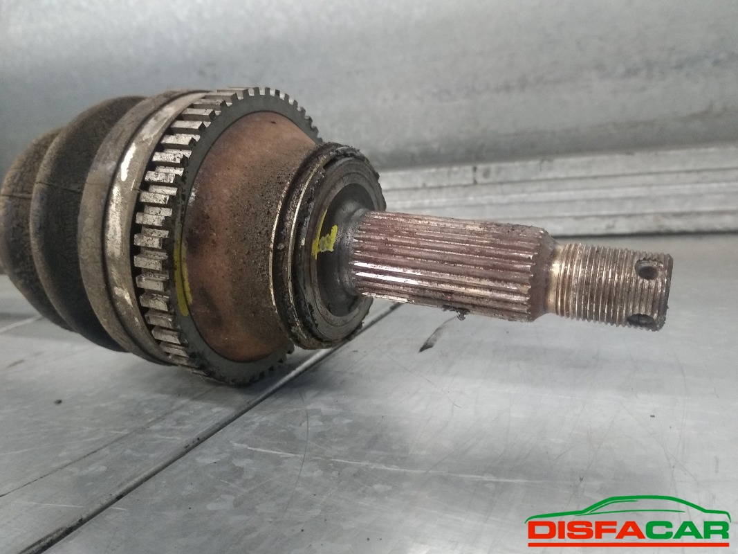 Semiasse usato Hyundai Santa Fe 2001, codice D4EA – foto 2 di 5