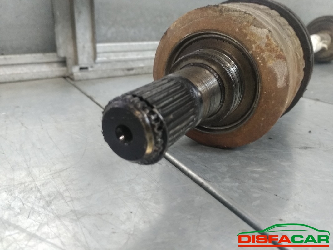 Semiasse usato Hyundai Santa Fe 2001, codice D4EA – foto 5 di 5