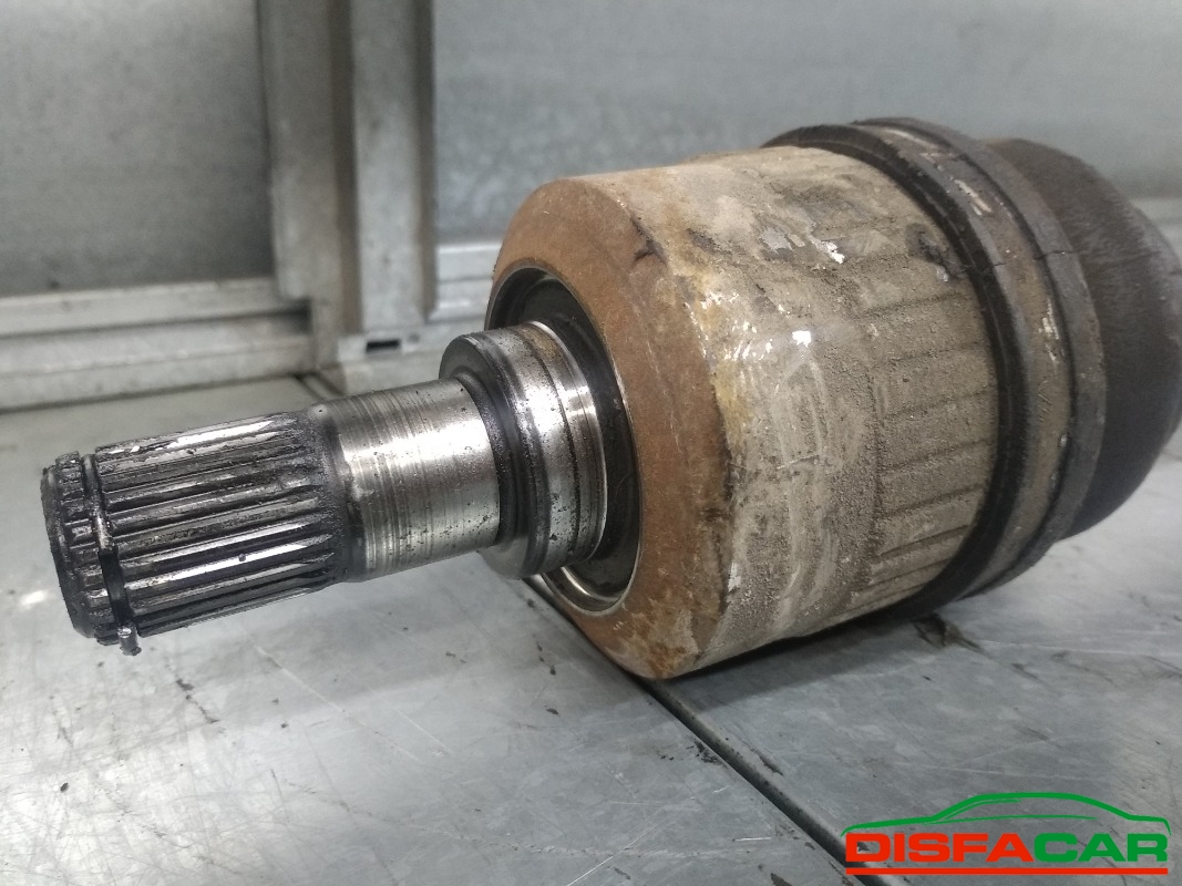Semiasse usato Hyundai Santa Fe 2001, codice D4EA – foto 3 di 5