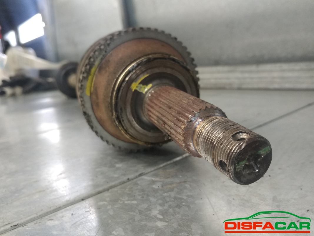 Semiasse usato Hyundai Santa Fe 2001, codice D4EA – foto 4 di 5