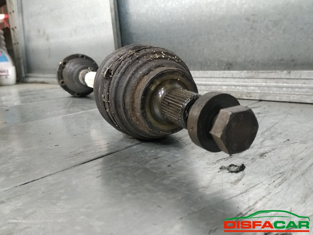 Semiasse usato Volkswagen Touran 2003, codice BXE – foto 4 di 5