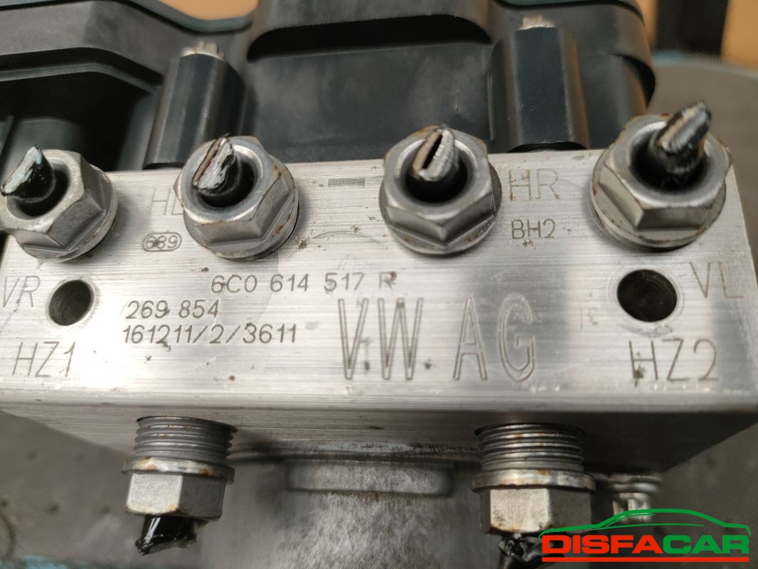 Centralina ABS usata Volkswagen Polo 09>, codice 6c0614517e – foto 3 di 12