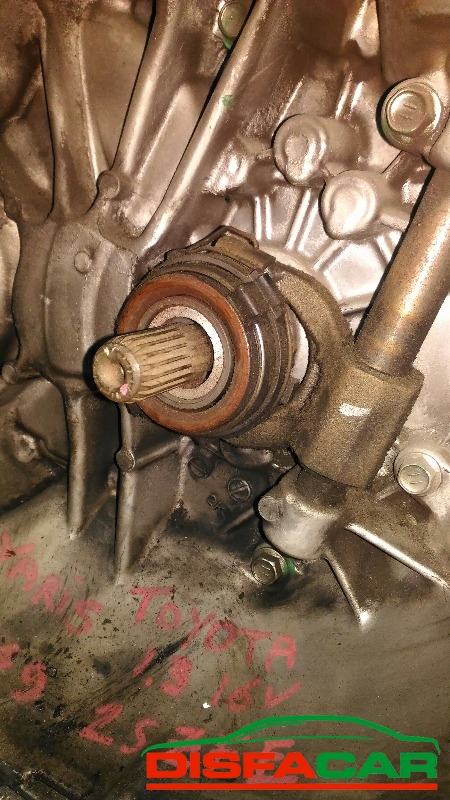 Cambio usato Toyota Yaris 2005, codice 2SZFE – foto 2 di 7
