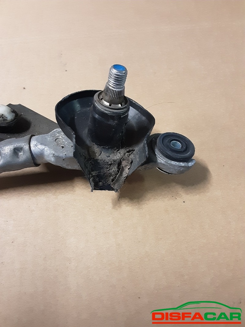 Leveraggio tergi usato Toyota Auris 2007 – foto 2 di 4