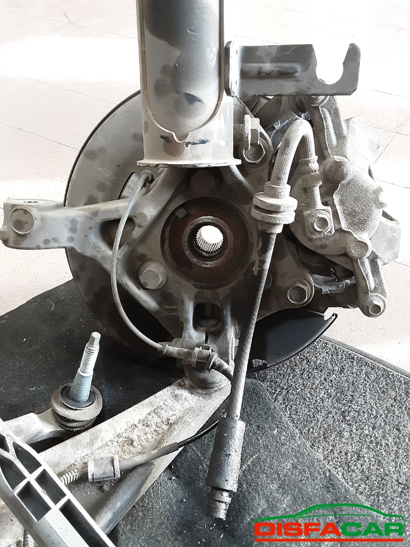 Telaietto anteriore usato Opel Astra J GTC 2009, codice A13DTE – foto 5 di 14