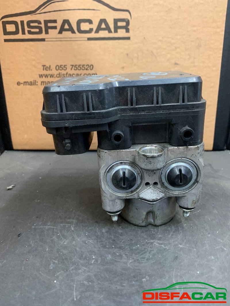 Centralina ABS usata Suzuki Jimny 4X4 1999, codice 07j020068 – foto 2 di 7