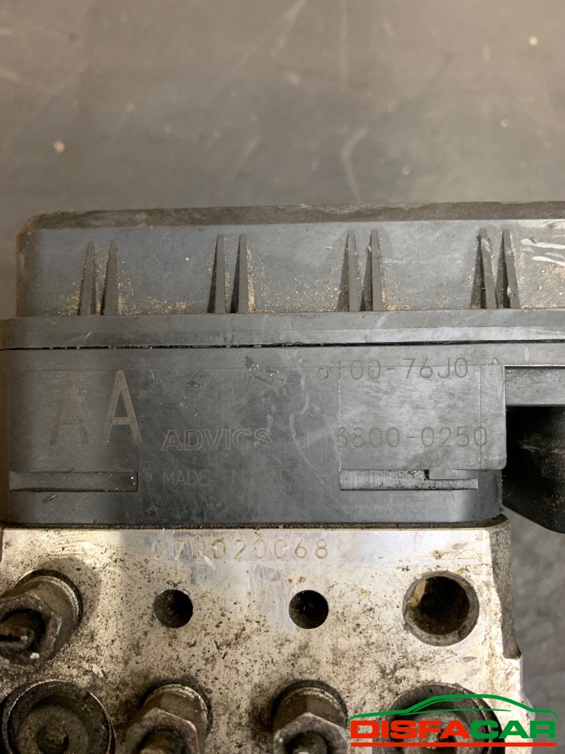 Centralina ABS usata Suzuki Jimny 4X4 1999, codice 07j020068 – foto 7 di 7