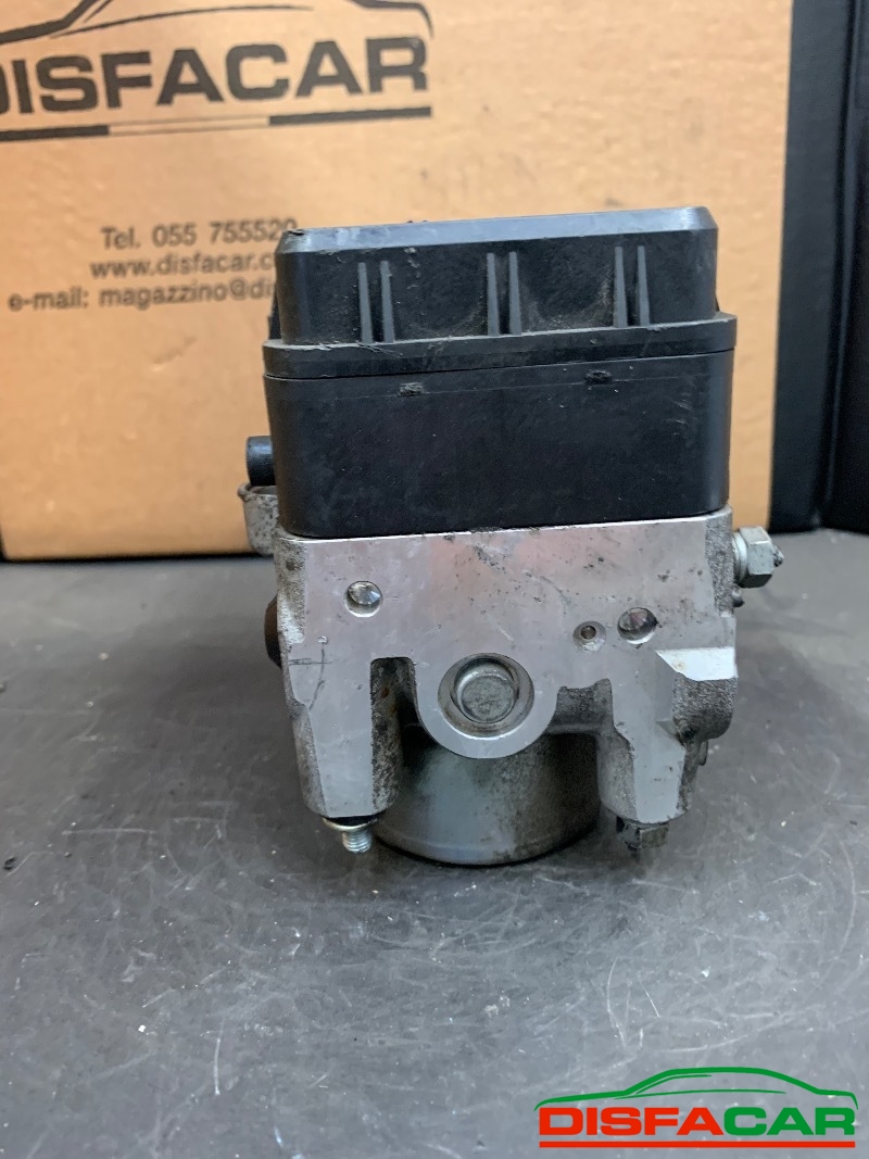 Centralina ABS usata Suzuki Jimny 4X4 1999, codice 07j020068 – foto 3 di 7