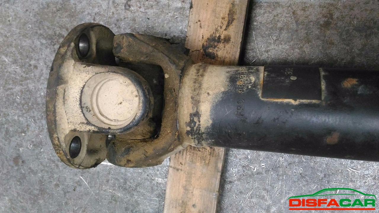 Albero di trasmissione usato Land Rover Defender 110. TD5 1998, codice 15P – foto 4 di 9