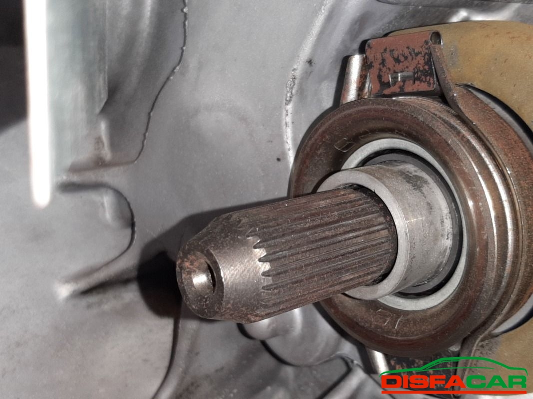 Cambio usato Nissan X-Trail 4x4 2003, codice YD22ETI – foto 2 di 10