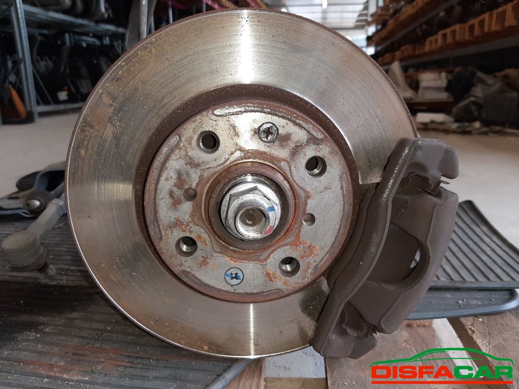 Telaietto anteriore usato Suzuki Splash MANCANO SEMIASSI DX E SX, codice K10B – foto 2 di 10