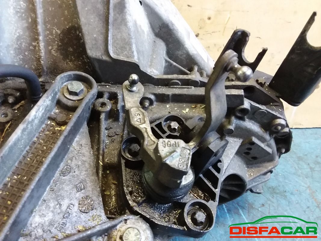 Cambio usato Nissan Micra K12E - NISSAN NOTE 2002, codice HR16 – foto 7 di 11