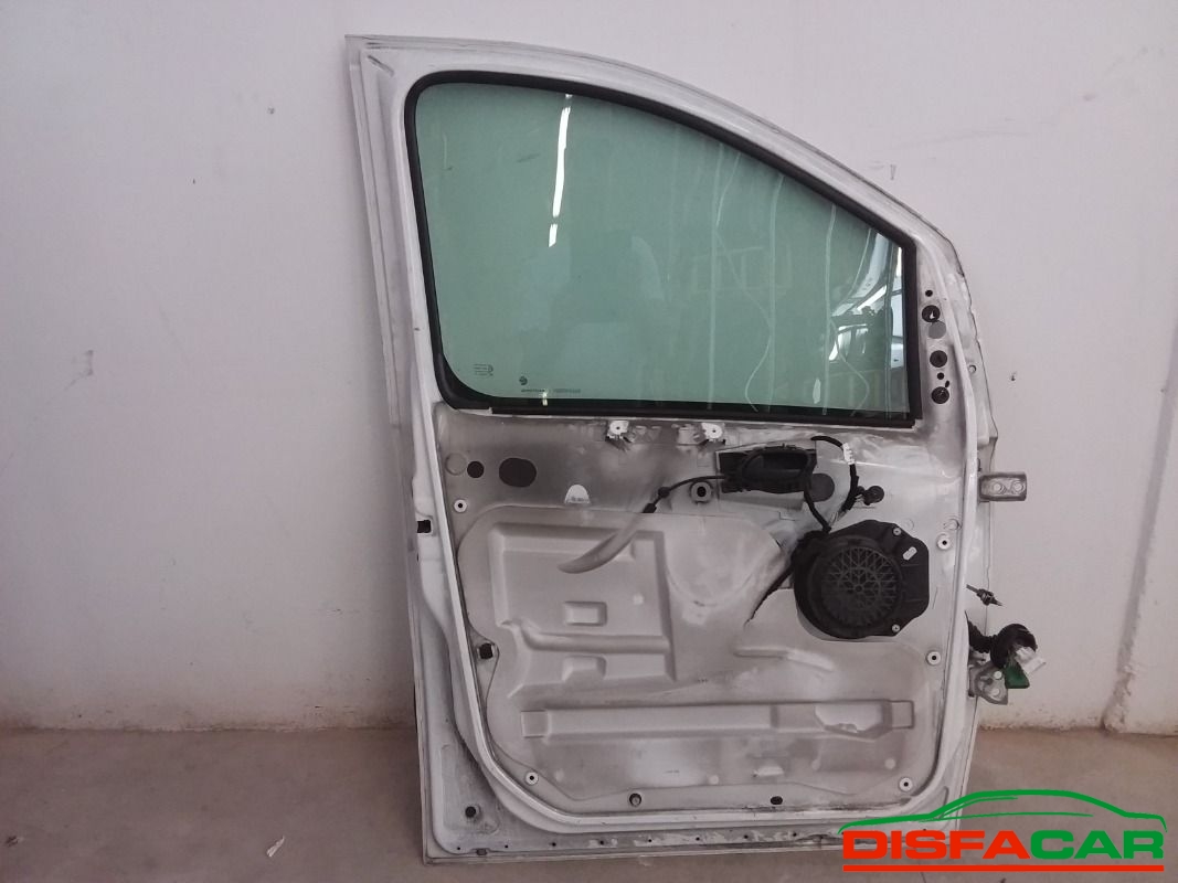 Lamierati usati Fiat Scudo 2A SERIE- manca vetro maniglia e SERRATURA COMPLETA E ALZAVETRO 2006 – foto 2 di 2