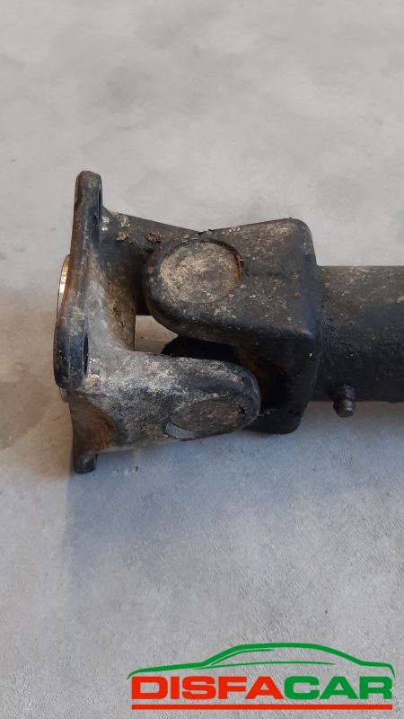 Albero di trasmissione usato Nissan PickUp 2.5 King cab 1994 – foto 3 di 10
