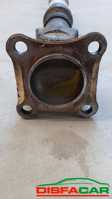 Albero di trasmissione usato Nissan PickUp 2.5 King cab 1994 – foto 2 di 10
