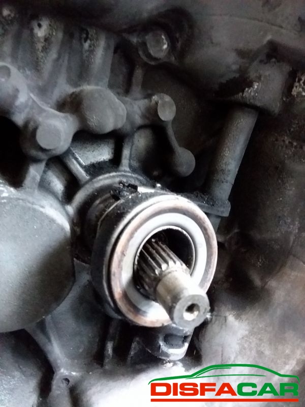 Cambio usato Suzuki Liana 2001, codice M16A – foto 2 di 11