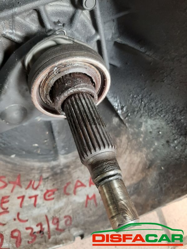Cambio usato Nissan Vanette 1996, codice LD23C – foto 2 di 8