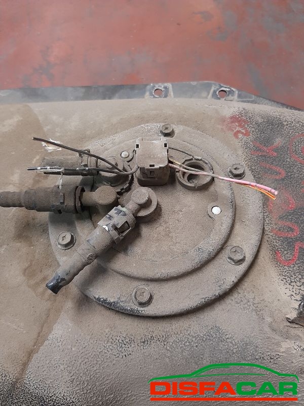 Serbatoio usato Suzuki Jimny 4x4 1999, codice M13A – foto 3 di 5