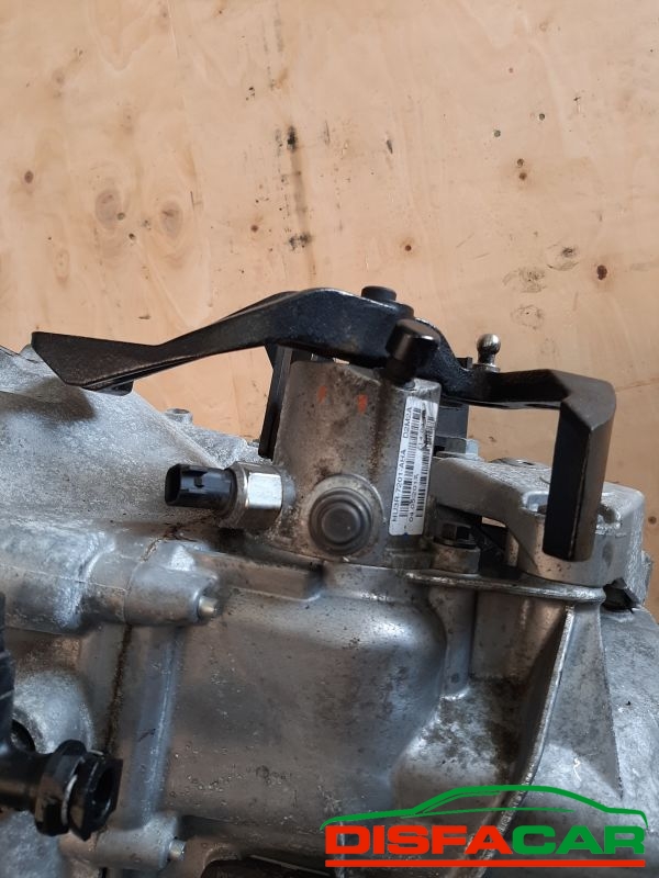 Cambio usato Volvo V40 2017, codice hu3r7002dha – foto 5 di 12