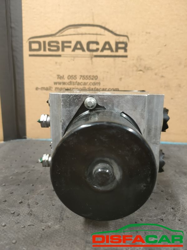 Centralina ABS usata Peugeot 407 2004, codice 15732101 – foto 5 di 9