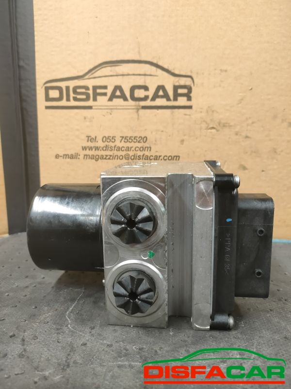 Centralina ABS usata Peugeot 407 2004, codice 15732101 – foto 6 di 9