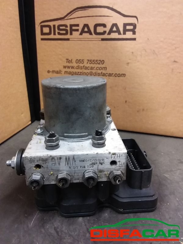 Centralina ABS usata Seat Ibiza 2016, codice 6c0514517n – foto 6 di 8