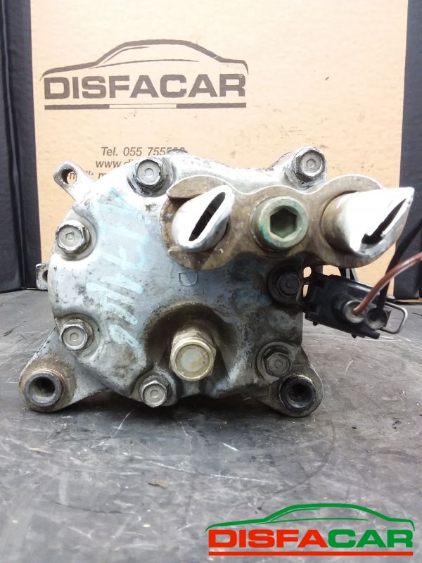 Compressore clima usato Volkswagen Polo AROSA - FELICIA 1994 – foto 8 di 10