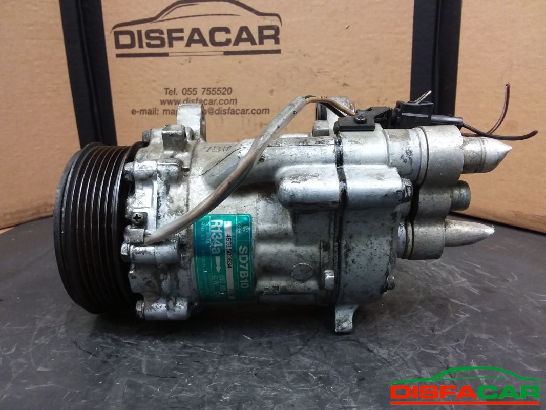 Compressore clima usato Volkswagen Polo AROSA - FELICIA 1994 – foto 3 di 10