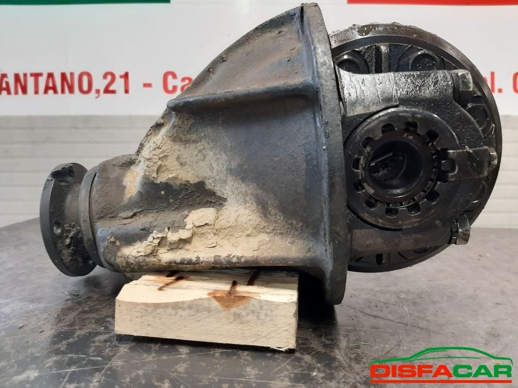 Differenziale posteriore usato Lada Niva Solo DIFFERENZIALE 1994, codice 2121 – foto 3 di 6