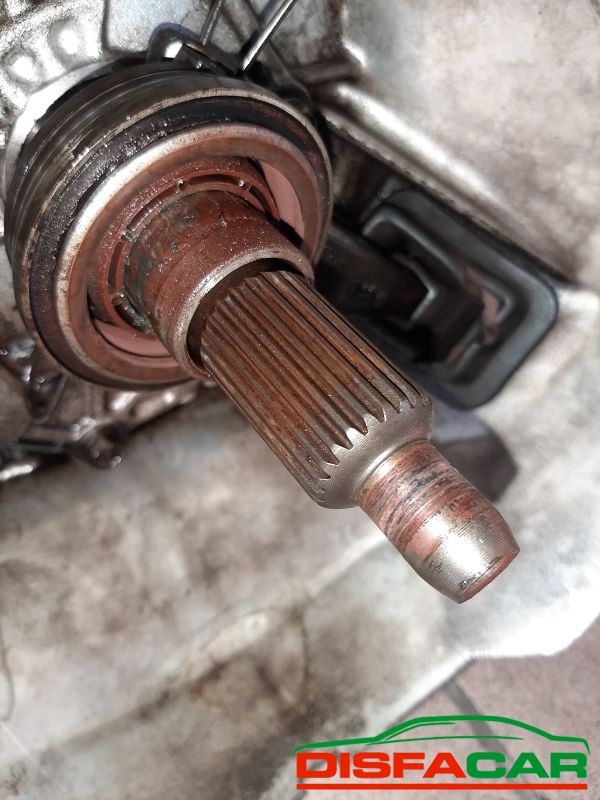 Cambio usato Hyundai H 100 1996, codice D4BA – foto 2 di 12