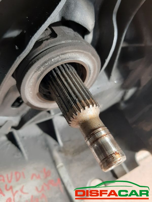 Cambio usato Audi A4 4x4 2000, codice 815.0.0007.41 – foto 2 di 12