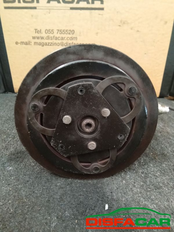 Compressore clima usato Suzuki Grand Vitara 1998, codice 95201-70cm0 – foto 9 di 10