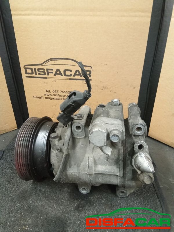 Compressore clima usato Kia Carens 2A SERIE 2006, codice D4EA – foto 2 di 10