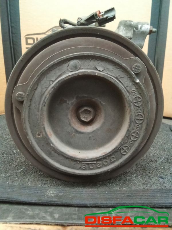 Compressore clima usato Kia Sorento 1A SERIE 2002, codice D4CB – foto 9 di 10