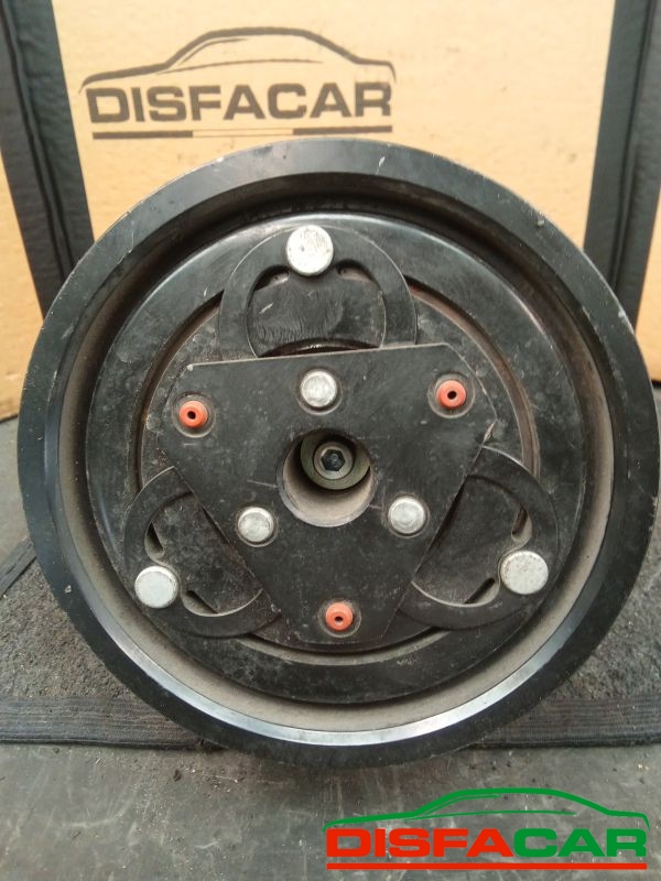 Compressore clima usato Dacia Duster 1A SERIE 2010, codice 8201025121 – foto 9 di 10
