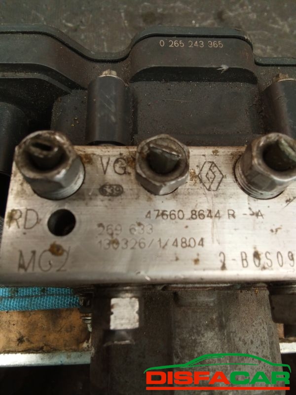 Centralina ABS usata Renault Clio 4A SERIE 2012, codice 269633 – foto 3 di 8