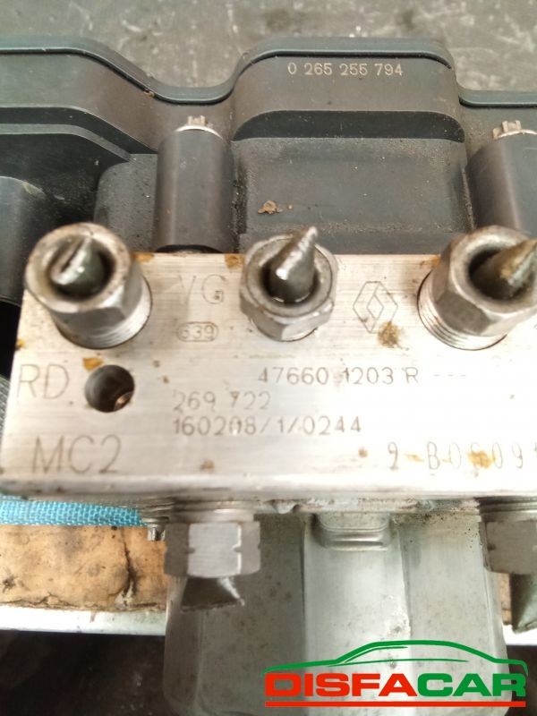 Centralina ABS usata Renault Clio 4A SERIE 2012, codice 269722 – foto 3 di 8