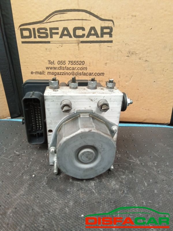 Centralina ABS usata Renault Clio 4A SERIE 2012, codice 269722 – foto 2 di 8