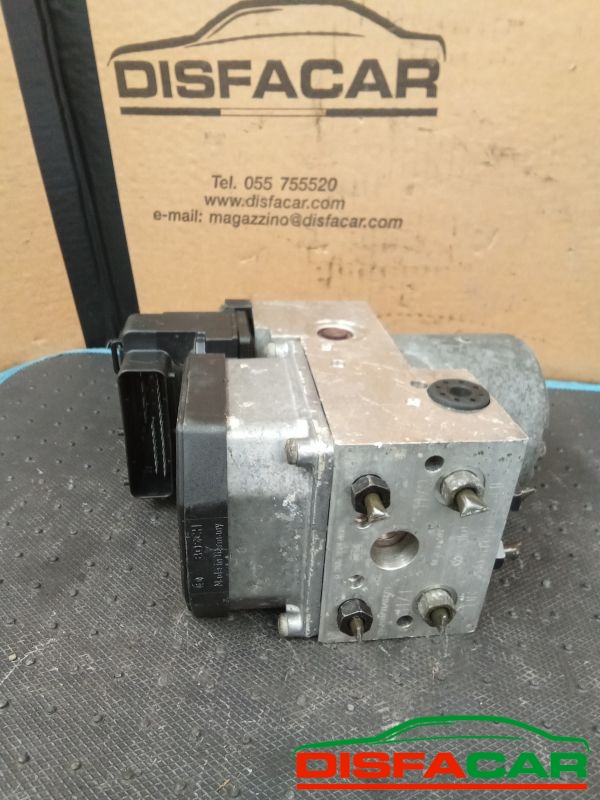 Centralina ABS usata Volkswagen T4 Caravelle TRANSPORTER 1991, codice 0265220432 – foto 2 di 9