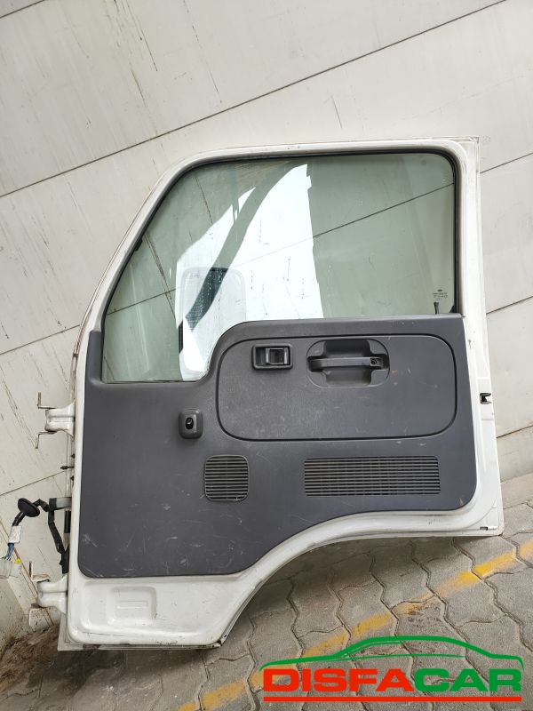 Lamierati usati Nissan Cabstar 2004 – foto 2 di 2