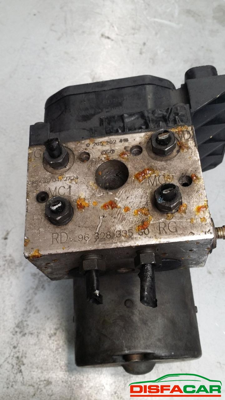 Centralina ABS usata Peugeot 607 2000, codice bosch – foto 2 di 2