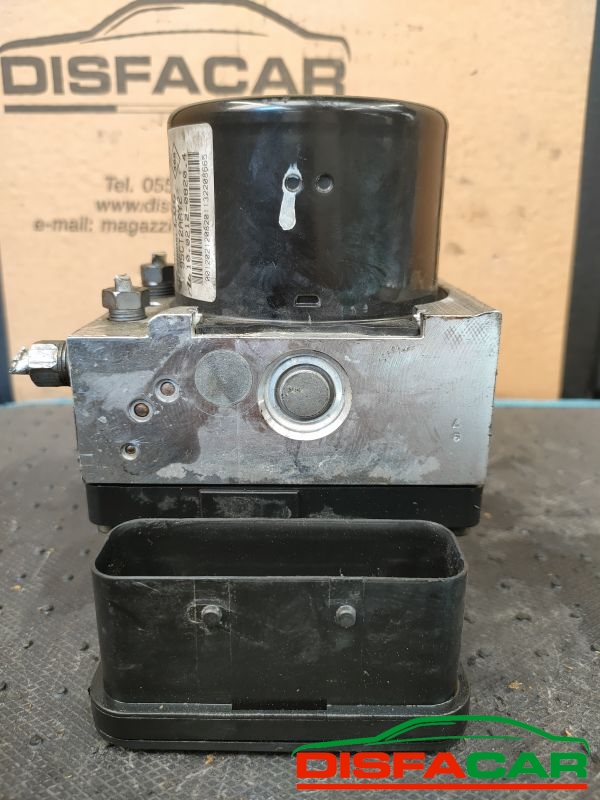 Centralina ABS usata Renault Scenic 3A SERIE 2009, codice 10.0212-0820.4 – foto 7 di 9