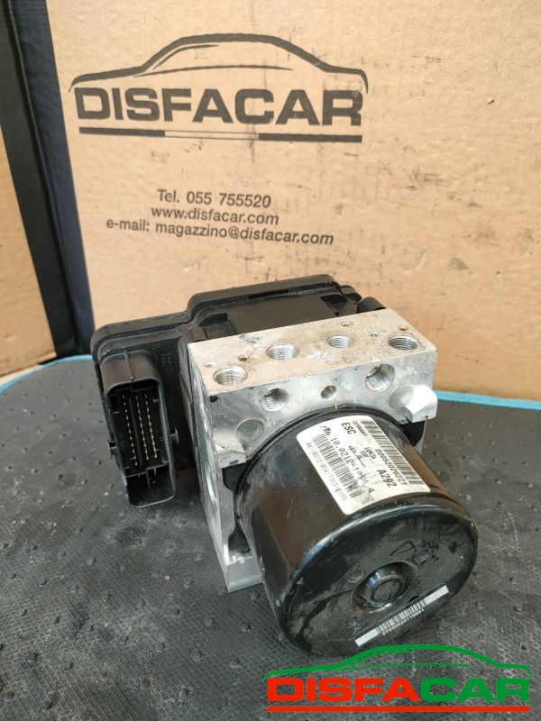 Centralina ABS usata Fiat Doblo 2014, codice 10.0212-1054.4 – foto 2 di 9