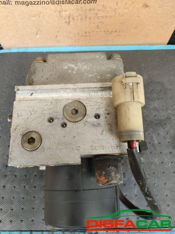 Centralina ABS usata Land Rover Discovery, codice 4784070200 – foto 10 di 11